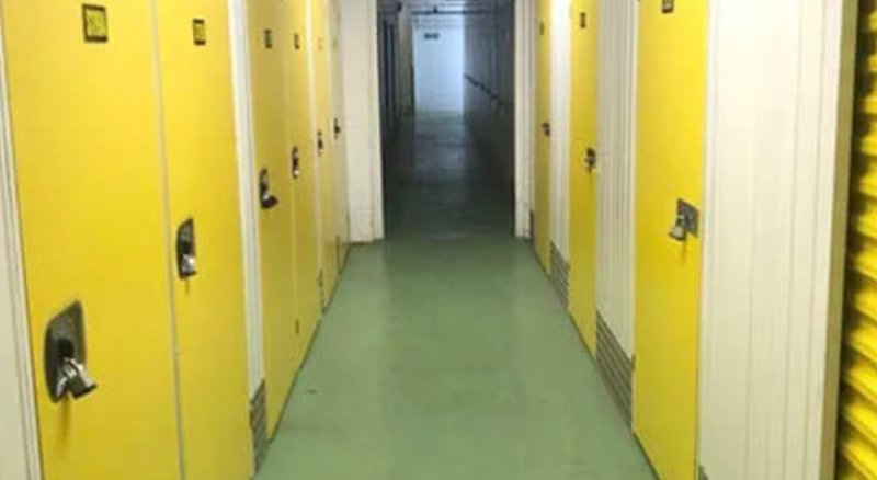 Storage Units at StorageMart - Walton-on-Thames - Alfa House, Molesey Road Walton-on-Thames ENG